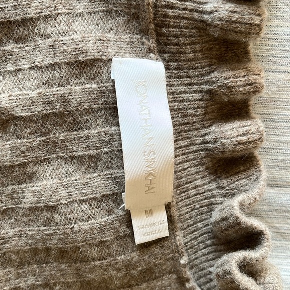 Cashmere super soft Bloused sleeve sweater. - Picture 2 of 6